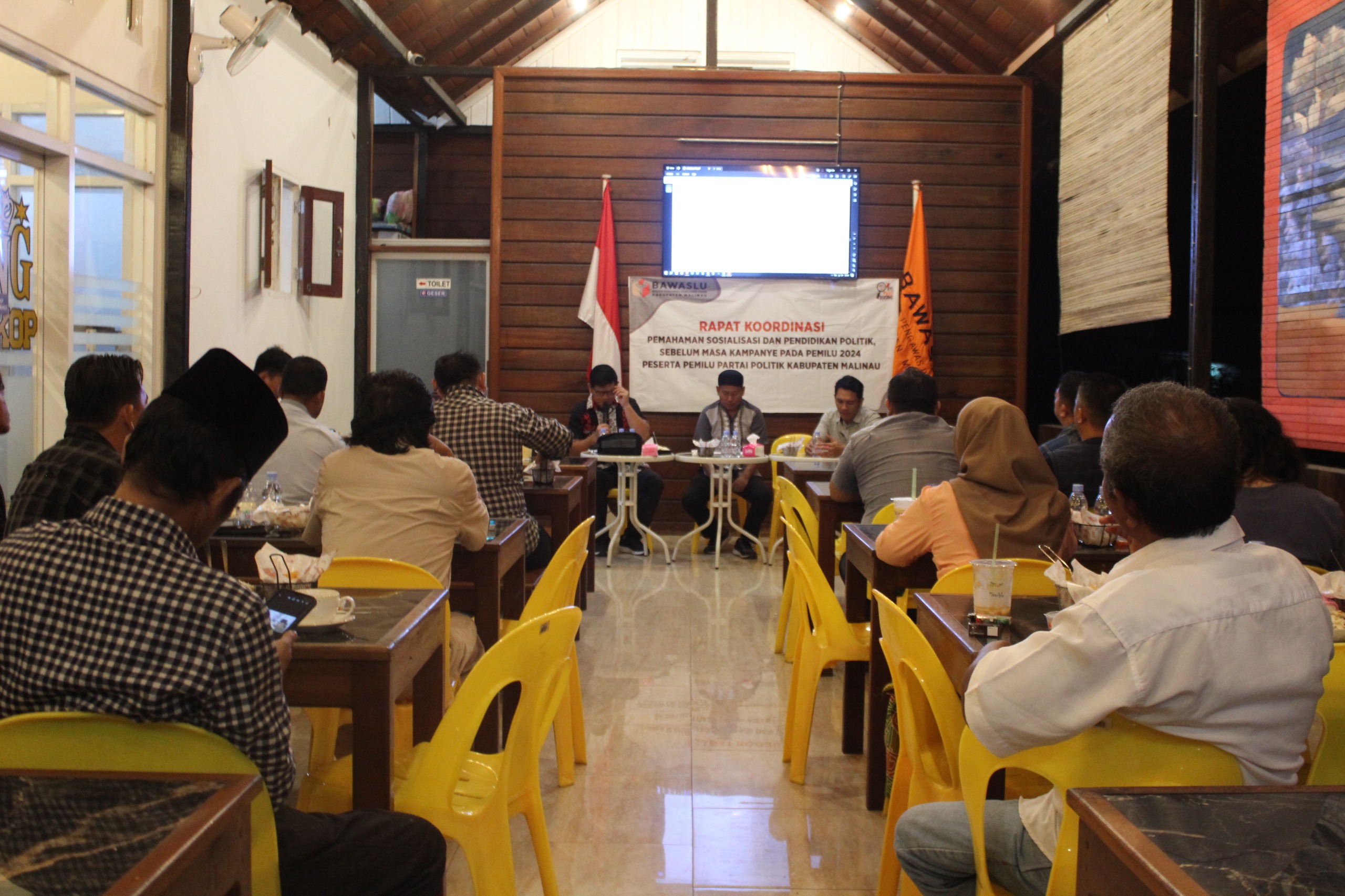 AJAK KOMITMEN DARI PARPOL, BAWASLU MALINAU GELAR RAKOR TERKAIT APK