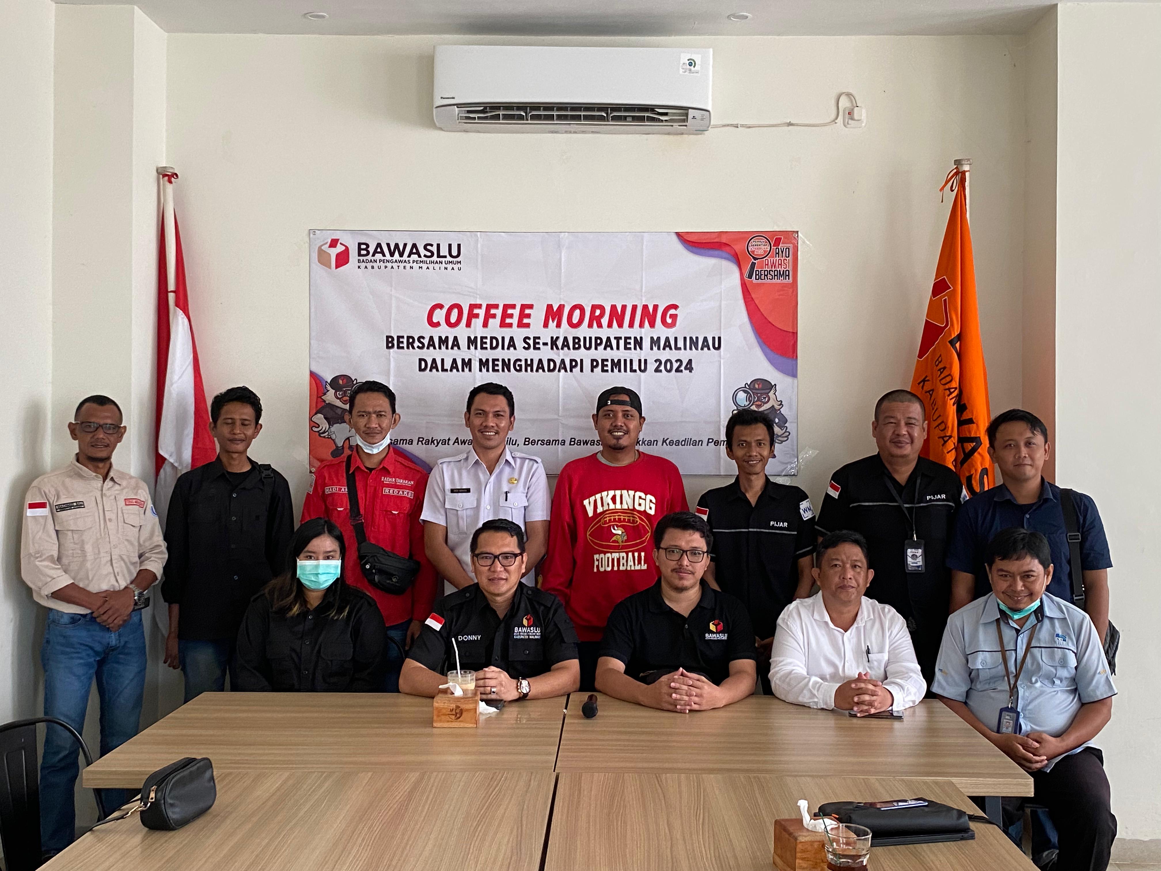 BAWASLU SILAHTURAHMI DENGAN JURNALIS GUNA MENDUKUNG KERJA PENGAWASAN