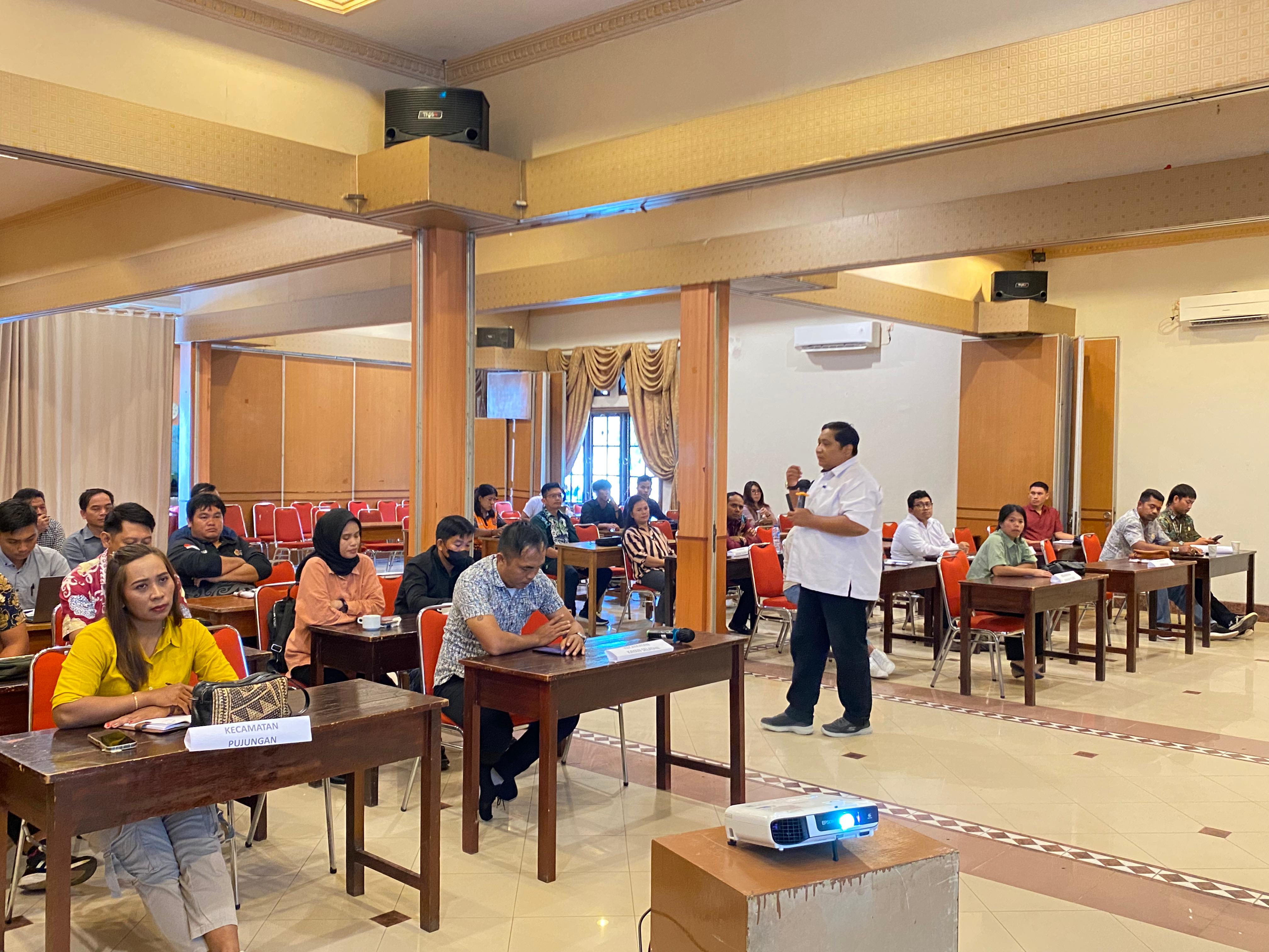 HARAPKAN PANWASCAM PAHAM ATURAN MAIN", BAWASLU GELAR SOSIALISASI UNDANG-UNDANG PEMILIHAN"