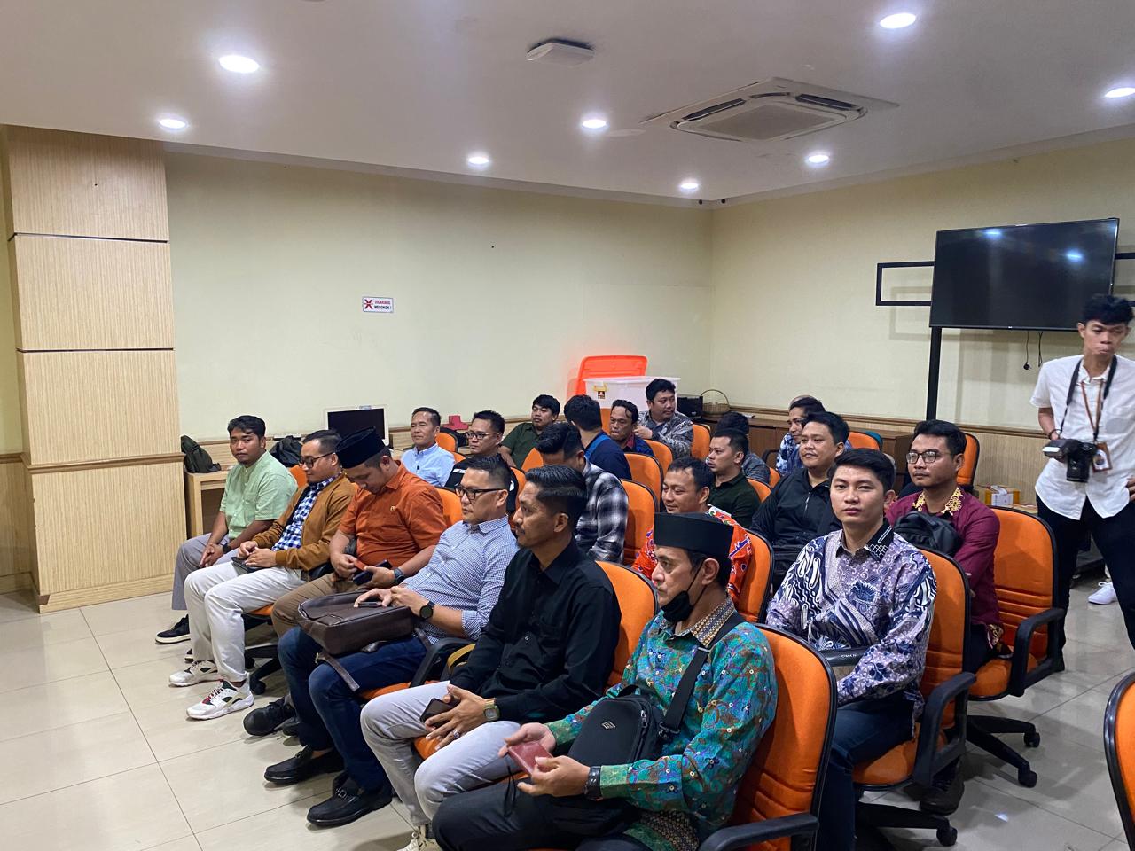 Momen Saat Laporan Akhir Diserahkan Ke Pihak Bawaslu RI