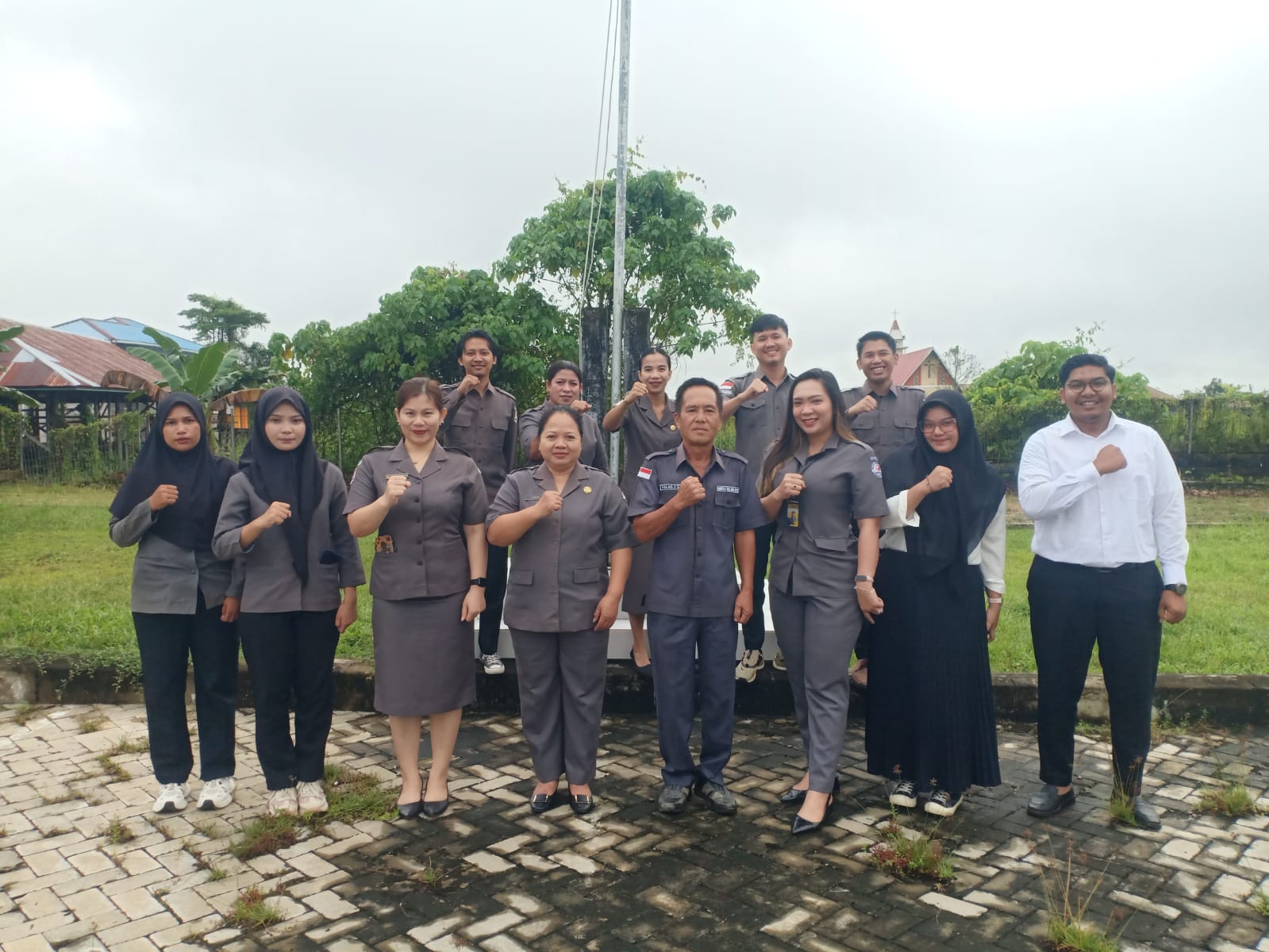 Momen Foto Bersama Jajaran Sekretariat Bawaslu Malinau