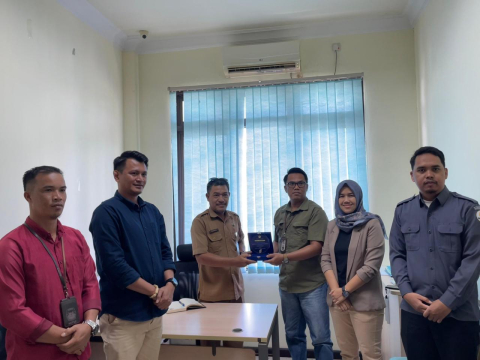 Momen Foto Bersama Antara Bawaslu, KPU dan Disdukcapil Malinau