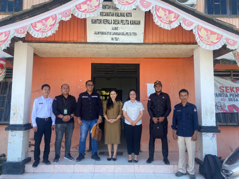 Momen Foto Bersama Jajaran Bawaslu, KPU dan Perangkat Desa Pelita Kanaan Pada Uji Petik